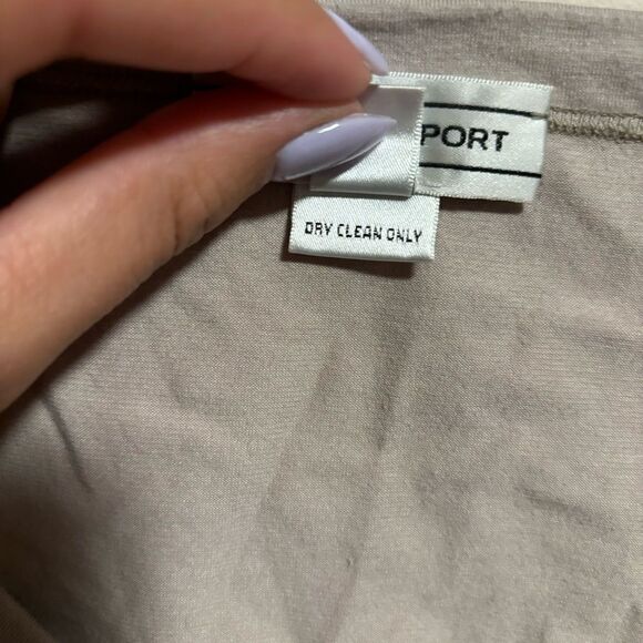 St. John Sport Tan Long Sleeve V-Neck- Size Small - Picture 8 of 8